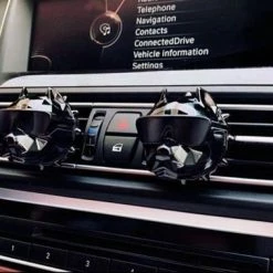 Somstyle Luxe Autoparfum - Zoete Geur Auto - Luchtverfrisser Bulldog -Givenchy-winkel 550x378 1