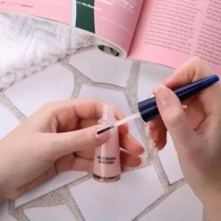 Herome Base Coat - Vult Oneffenheden Op Maakt De Nagel Egaal En Glad - Beschermt Tegen Verkleuren - TFS Hars- En Tolueenvrij - 10ml. 12 Herome Base Coat - Vult Oneffenheden Op Maakt De Nagel Egaal En Glad - Beschermt Tegen Verkleuren - TFS Hars- En Tolueenvrij - 10ml. -Givenchy-winkel 550x412 13