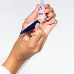 Herome Base Coat - Vult Oneffenheden Op Maakt De Nagel Egaal En Glad - Beschermt Tegen Verkleuren - TFS Hars- En Tolueenvrij - 10ml. 11 Herome Base Coat - Vult Oneffenheden Op Maakt De Nagel Egaal En Glad - Beschermt Tegen Verkleuren - TFS Hars- En Tolueenvrij - 10ml. -Givenchy-winkel 550x467 4