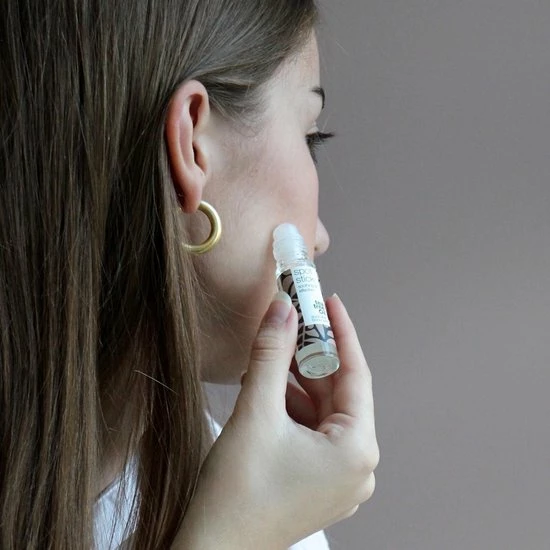 Australian Bodycare Spot Stick 9 Ml - Roll-on Stick Met Tea Tree Olie Tegen Mee-eters, Puistjes En Pukkels - Eerste Hulp Bij Opkomende Puistjes 3 Australian Bodycare Spot Stick 9 Ml - Roll-on Stick Met Tea Tree Olie Tegen Mee-eters, Puistjes En Pukkels - Eerste Hulp Bij Opkomende Puistjes - Afbeelding 3