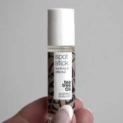 Australian Bodycare Spot Stick 9 Ml - Roll-on Stick Met Tea Tree Olie Tegen Mee-eters, Puistjes En Pukkels - Eerste Hulp Bij Opkomende Puistjes 15 Australian Bodycare Spot Stick 9 Ml - Roll-on Stick Met Tea Tree Olie Tegen Mee-eters, Puistjes En Pukkels - Eerste Hulp Bij Opkomende Puistjes -Givenchy-winkel 550x550 354