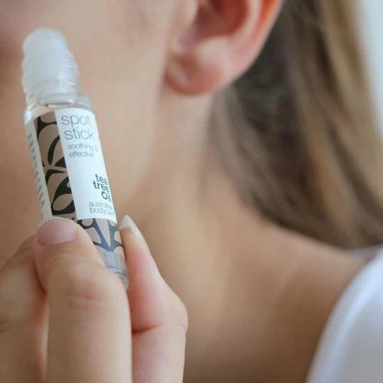 Australian Bodycare Spot Stick 9 Ml - Roll-on Stick Met Tea Tree Olie Tegen Mee-eters, Puistjes En Pukkels - Eerste Hulp Bij Opkomende Puistjes 9 Australian Bodycare Spot Stick 9 Ml - Roll-on Stick Met Tea Tree Olie Tegen Mee-eters, Puistjes En Pukkels - Eerste Hulp Bij Opkomende Puistjes - Afbeelding 9
