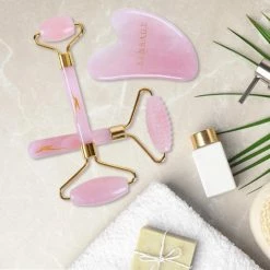Sensage Rozenkwarts Roller Met Gua Sha Steen | Massage Jade Roller | 100% Natuurlijk Rose Quartz | Gezichtsroller | Face Roller | Roller | Gezichtsmassage | 4-delige Beauty Set 13 Sensage Rozenkwarts Roller Met Gua Sha Steen | Massage Jade Roller | 100% Natuurlijk Rose Quartz | Gezichtsroller | Face Roller | Roller | Gezichtsmassage | 4-delige Beauty Set -Givenchy-winkel 550x550 55