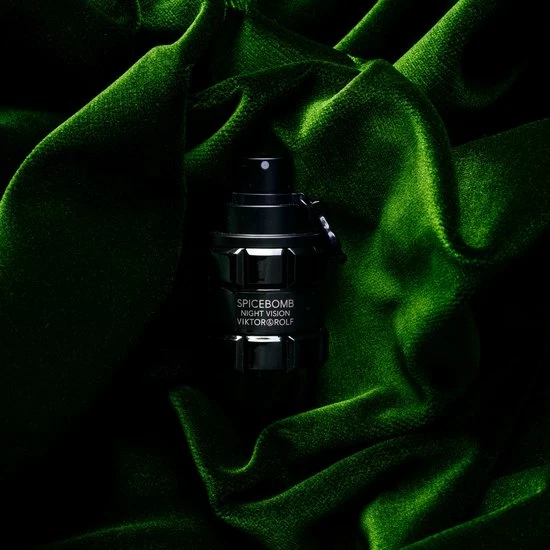 Viktor En Rolf Viktor & Rolf Night Vision 50ml - Eau De Toilette - Herenparfum 14 Viktor En Rolf Viktor & Rolf Night Vision 50ml - Eau De Toilette - Herenparfum - Afbeelding 14