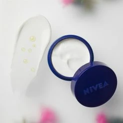 NIVEA Naturally Good Anti-Age Nachtcreme 16 NIVEA Naturally Good Anti-Age Nachtcreme -Givenchy-winkel 550x687 13