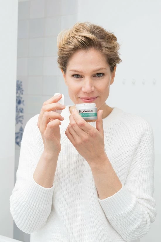 Biodermal Dagcreme -en Nachtcr Me - Hydraterend En Voedend - 50ml 7 Biodermal Dagcreme -en Nachtcr Me - Hydraterend En Voedend - 50ml - Afbeelding 7
